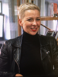 EINE SCHÖNE UND COOLE FRAU!